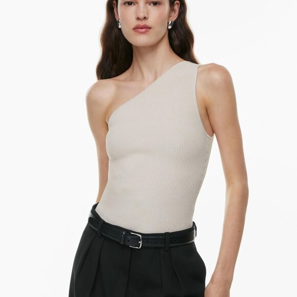 ✨ Silver Sparkly Sculpt Knit One-Shoulder Tee | Babaton - Picture 1 of 5